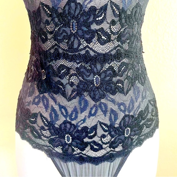 VTG Victoria’s Secret Black Lace Bodysuit - Picture 3 of 11